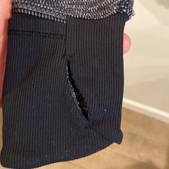 Lululemon Runderful Half Zip Long Sleeve Shirt size 6 - Picture 7 of 10